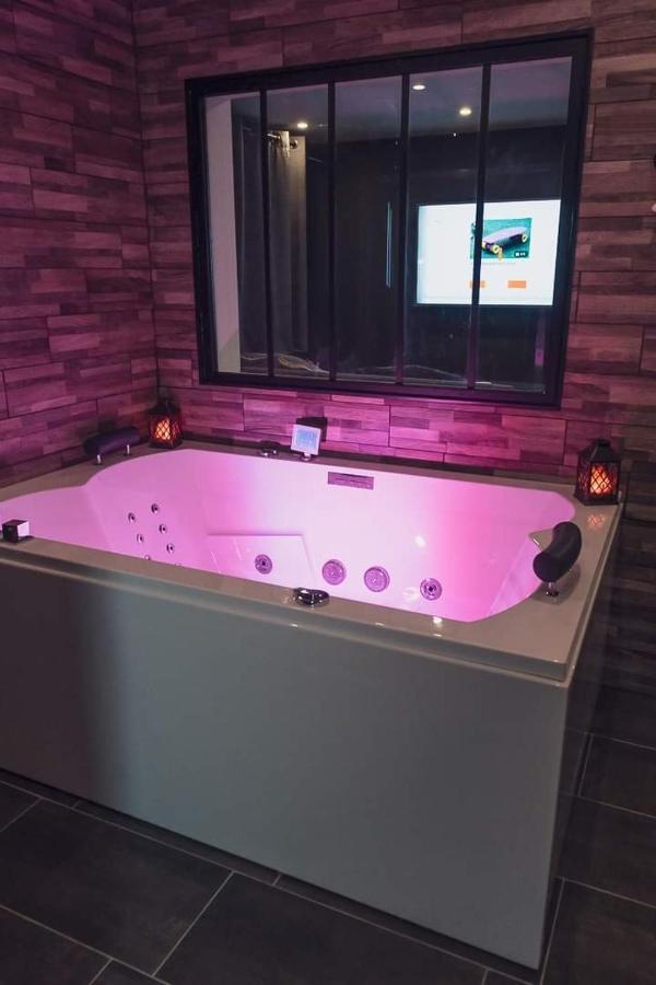 Charmante Residence De Tourisme Avec Jacuzzi Crecy-la-Chapelle Exteriér fotografie
